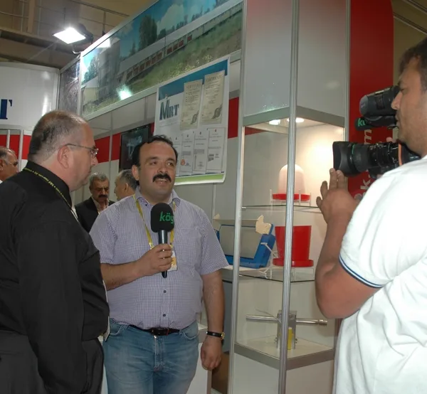 Poultry and coop equipment fairs — 25